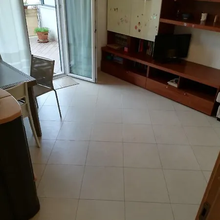 Appartamento Via Viviani 38 *